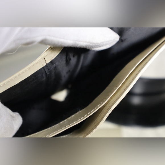 Burberry Vintage Wallet - Picture 5 of 13